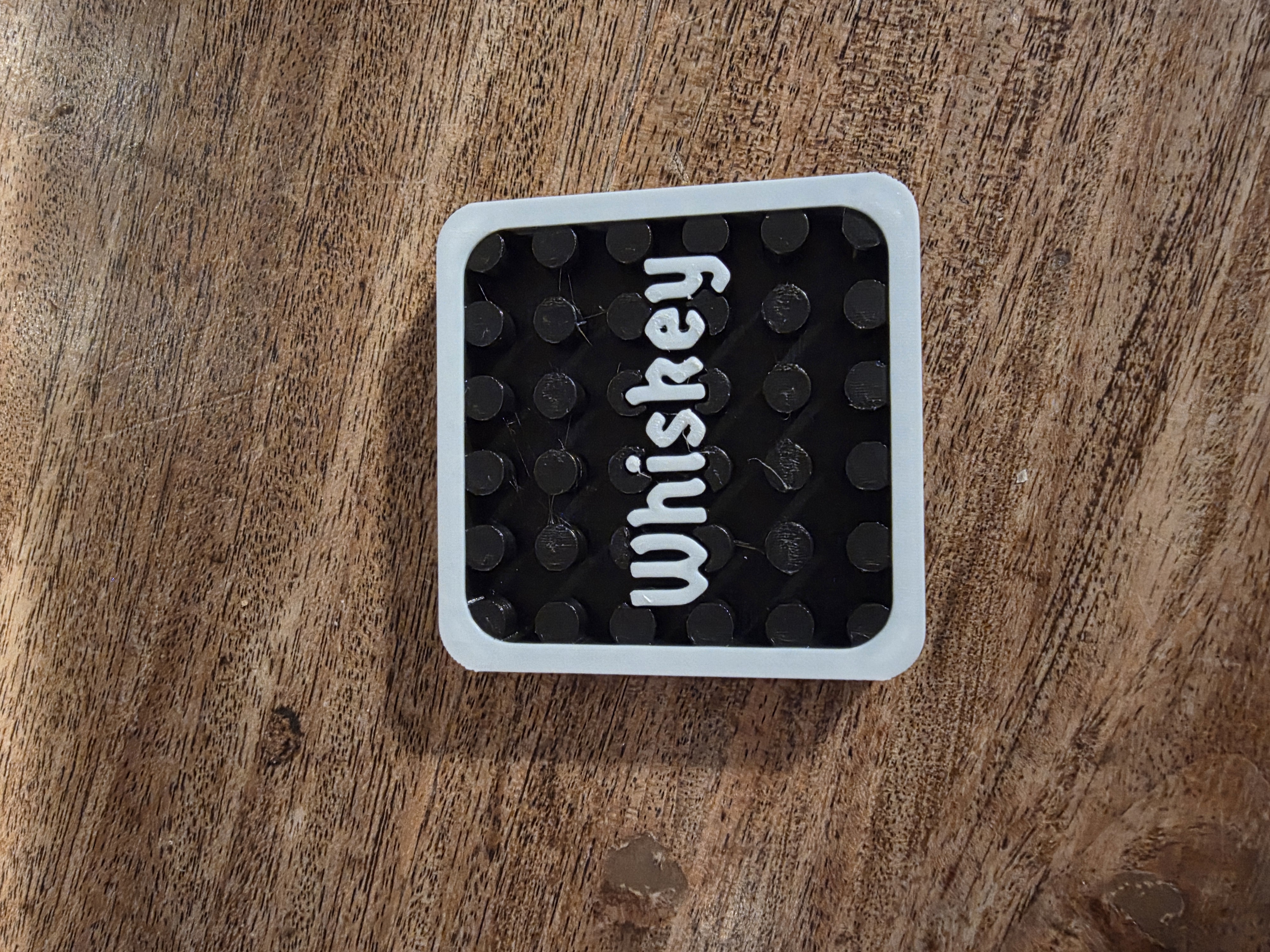 Miniatura 2 do modelo 3D Customizable Modular Bar Mat Accessory Generator