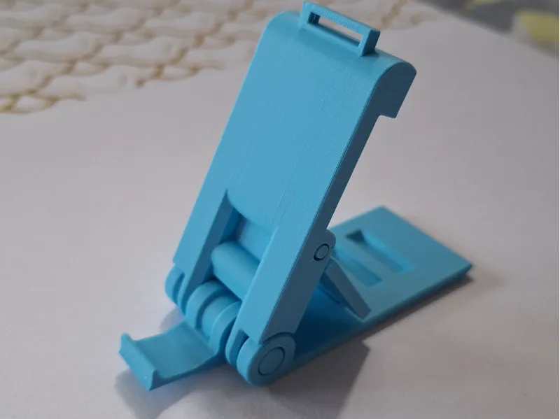 Foldable phone stand 
