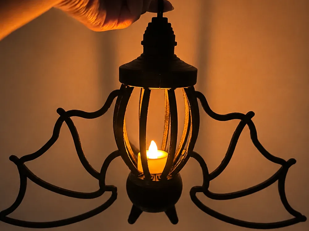 Accesorio de iluminación decorativa: Spooky Bat Lantern | LED Tealight Holder. Referencia del modelo original.