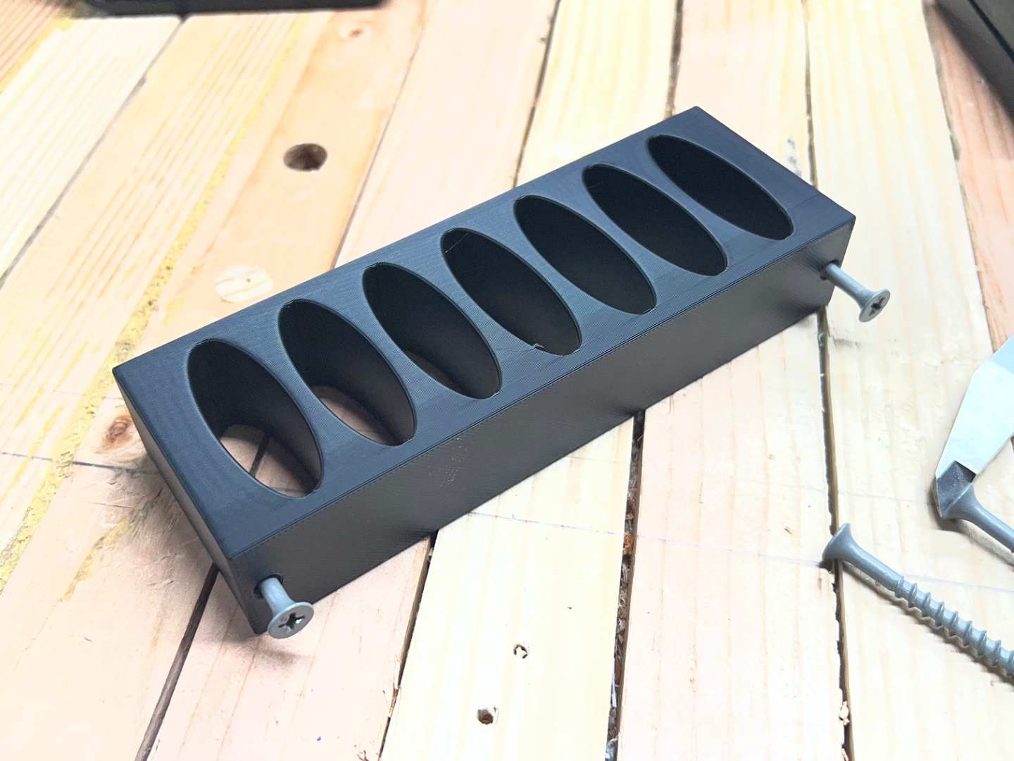 6 inch Screw On Tool Holder with 7 oval slots