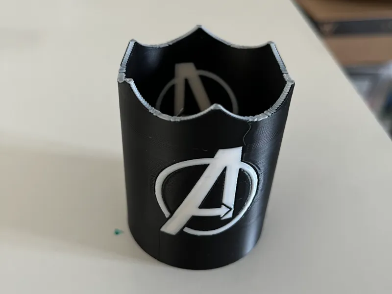 Pot à crayons avengers