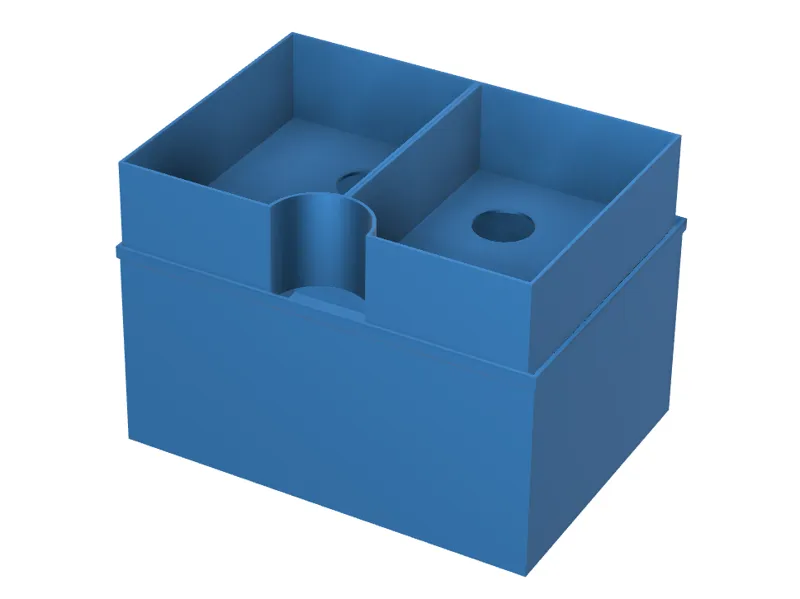 Plant pot with automatic watering system