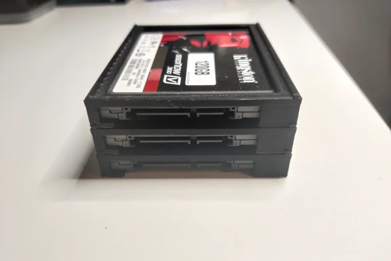 Modular stackable external hard drive station