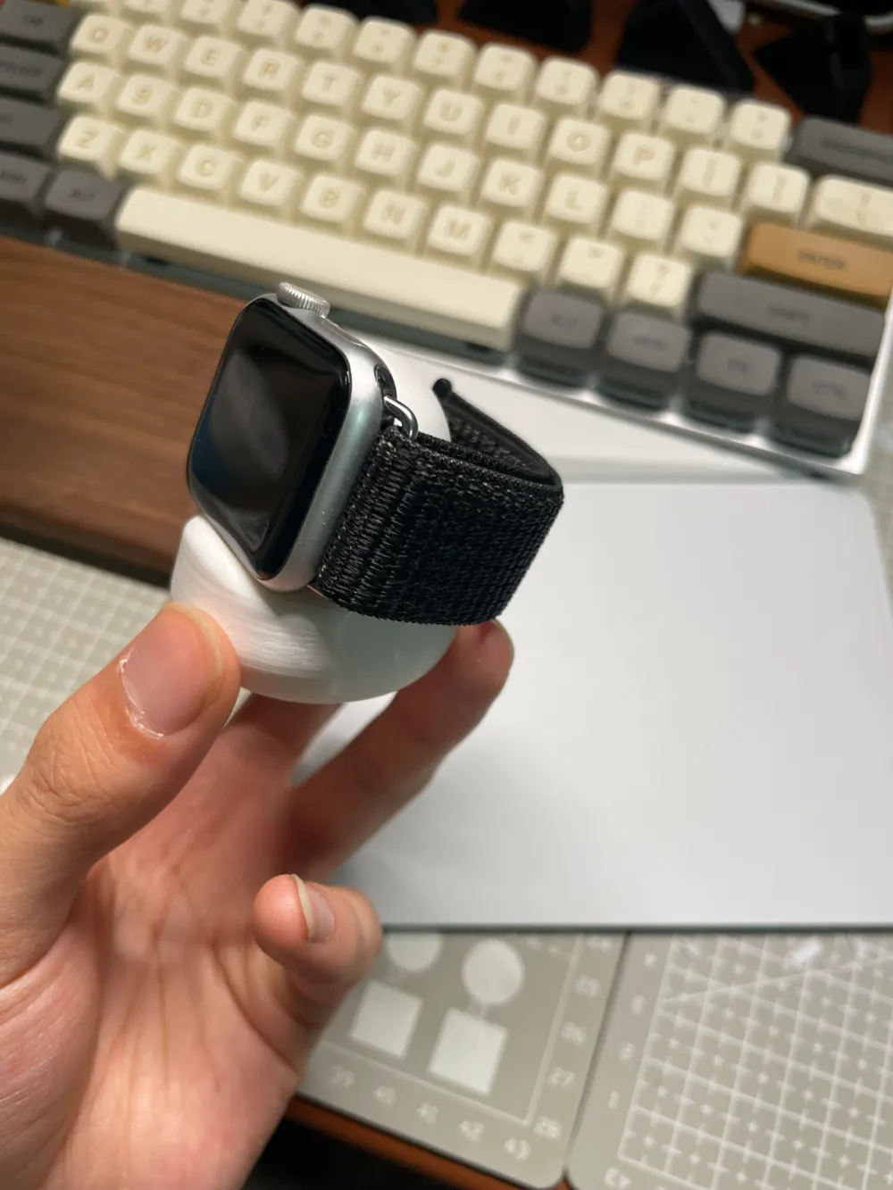 Apple Watch Stand compact by XH_Lab MakerWorld