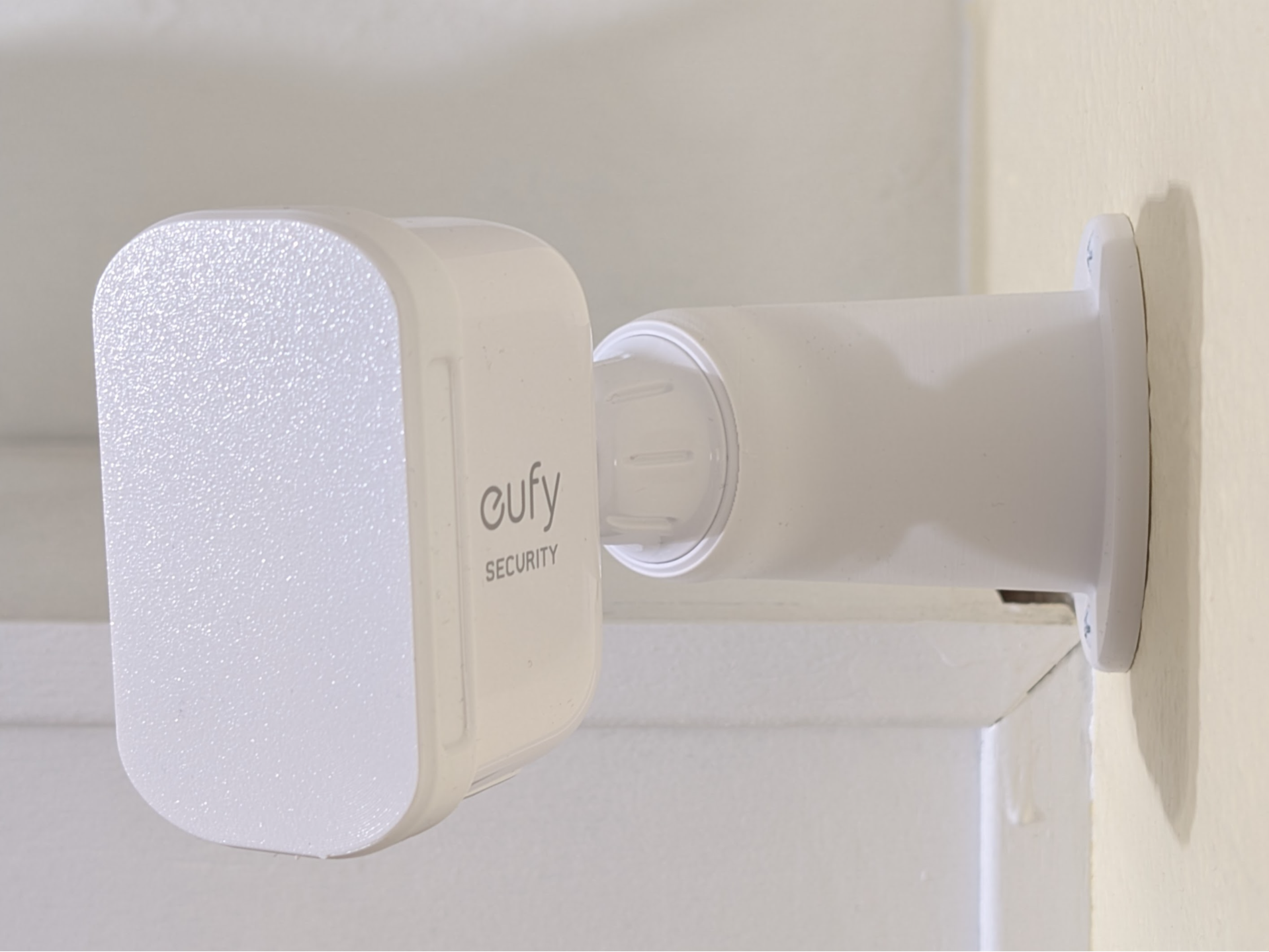 eufyCam 2C 45-degree Mounting Arm