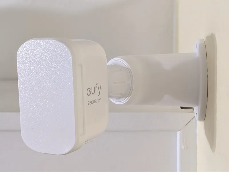 eufyCam 2C 45-degree Mounting Arm