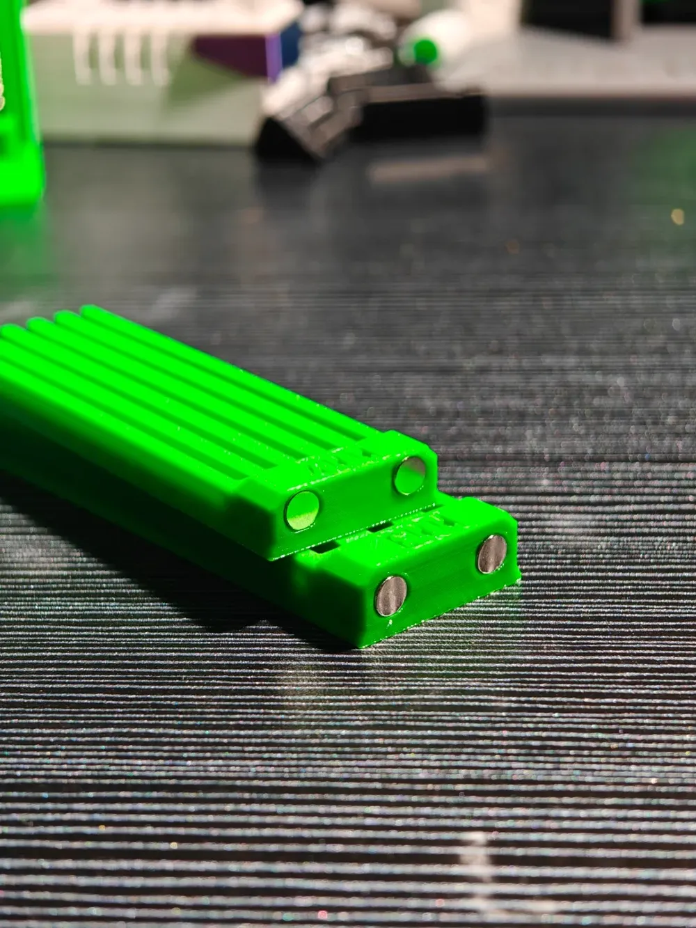 Container With Magnetic Base Modular Anti-Gravity Magnetic Storage Box by 腾云驾雾陈先森 - MakerWorld