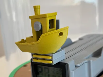 Benchy Mount and Swatch Holder for Dry Box