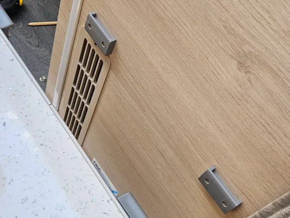 Mito rail style wall bracket