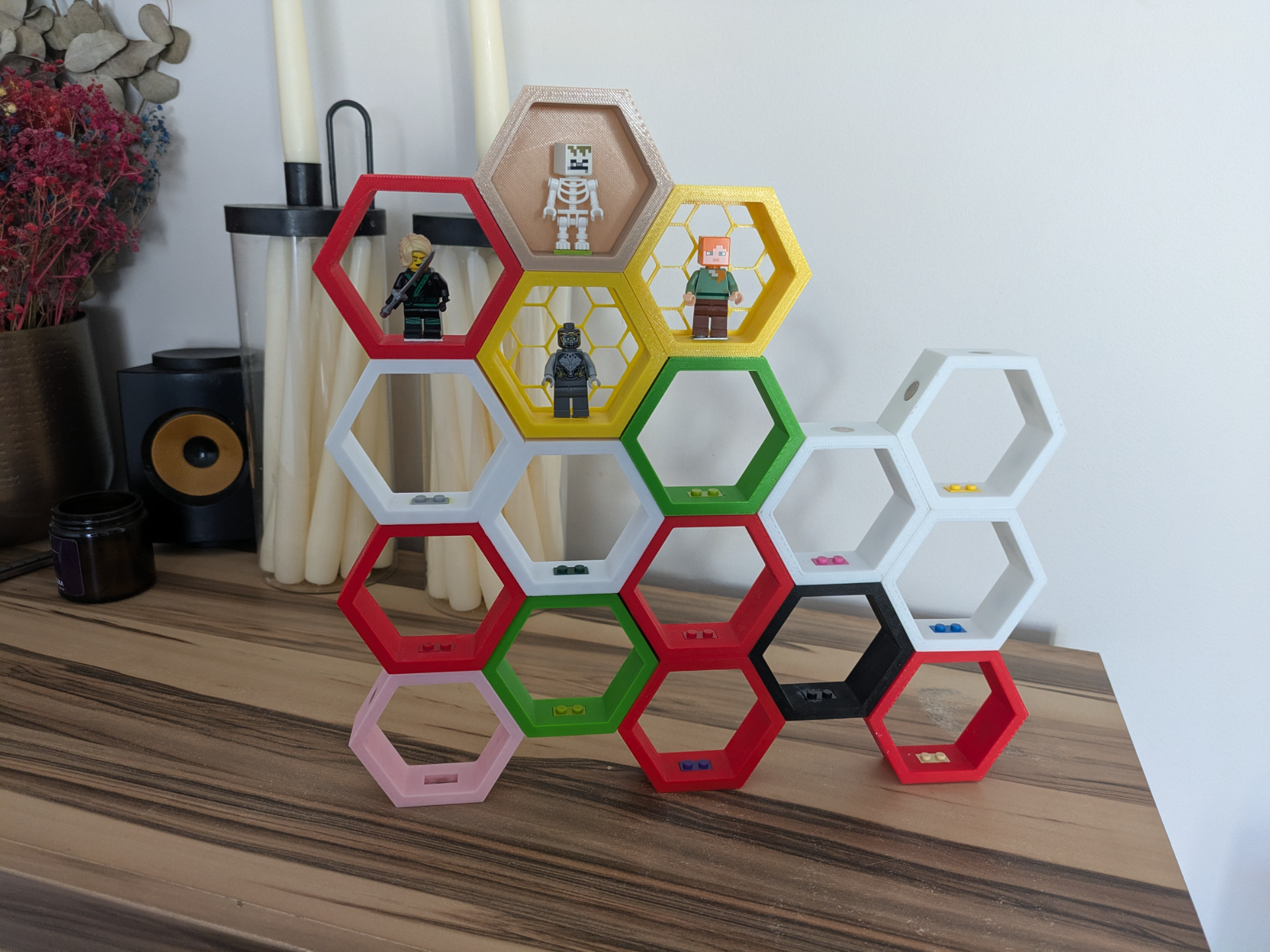 Magnetic Hexagon Brick Minifigure Display