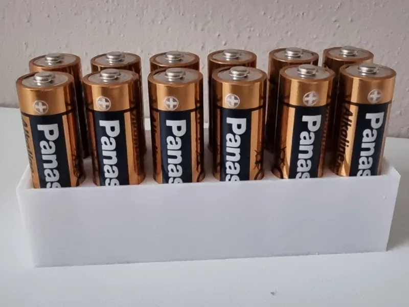 Battery holder for AA