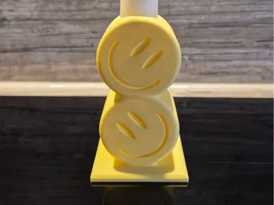 The cheerful smiley candle holder for your home
