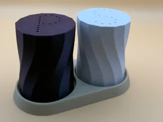 Salt & Pepper Shaker Set / Salz- & Pfefferstreuer