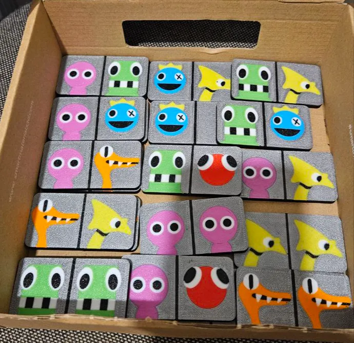 rainbow friends domino