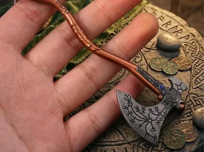Leviathan Axe Keychain 