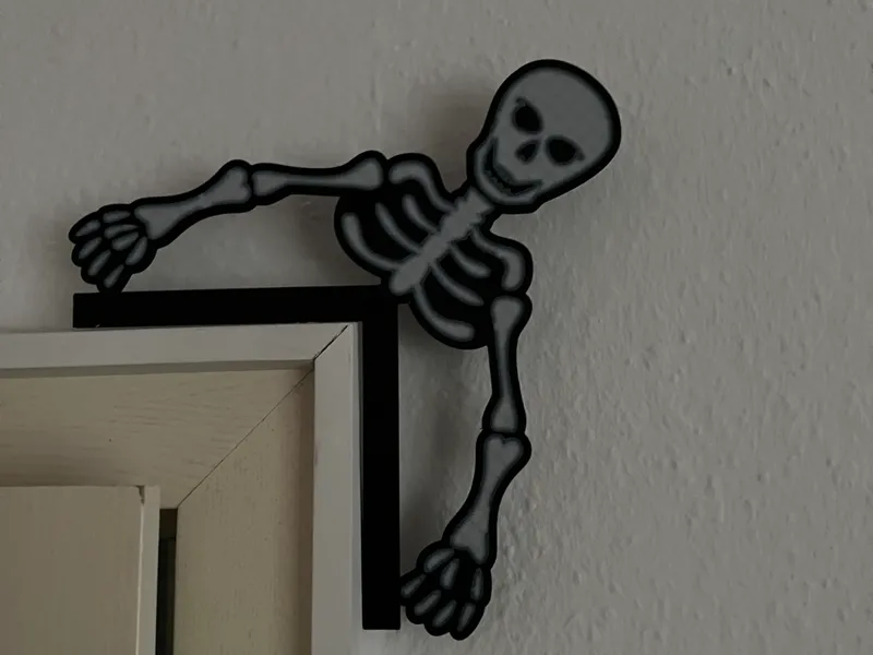 Door Corner Halloween Skeleton