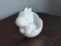 Bébé dinosaure dans son œuf — photo 2
