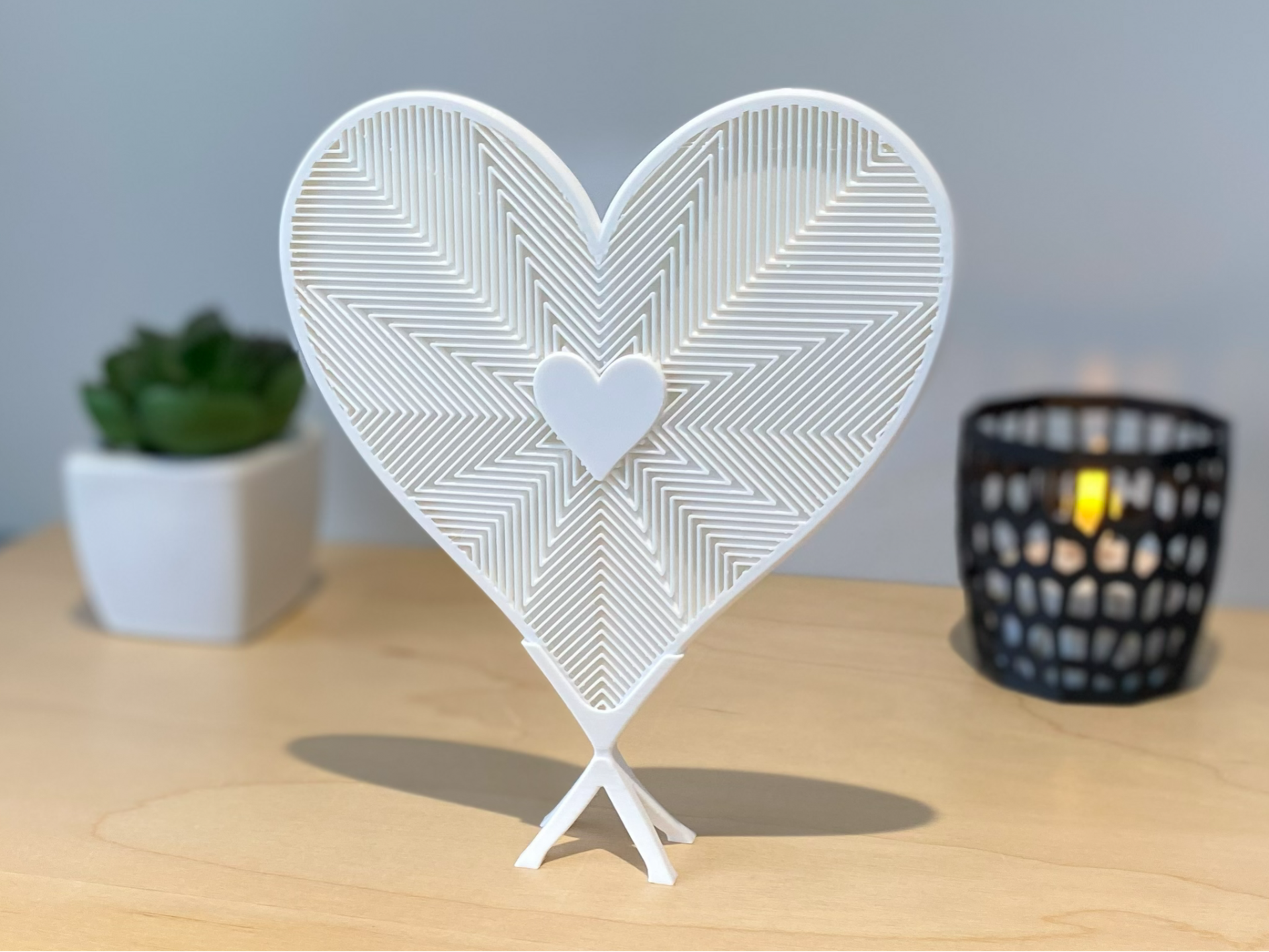 Heart Display with Plain & Patterned Sides - V3