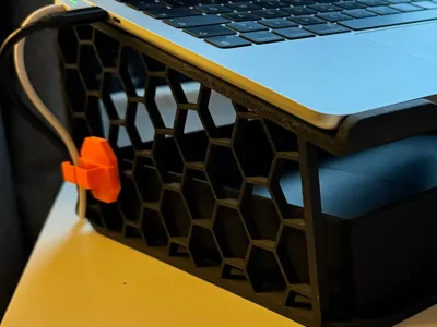 Laptop stand short