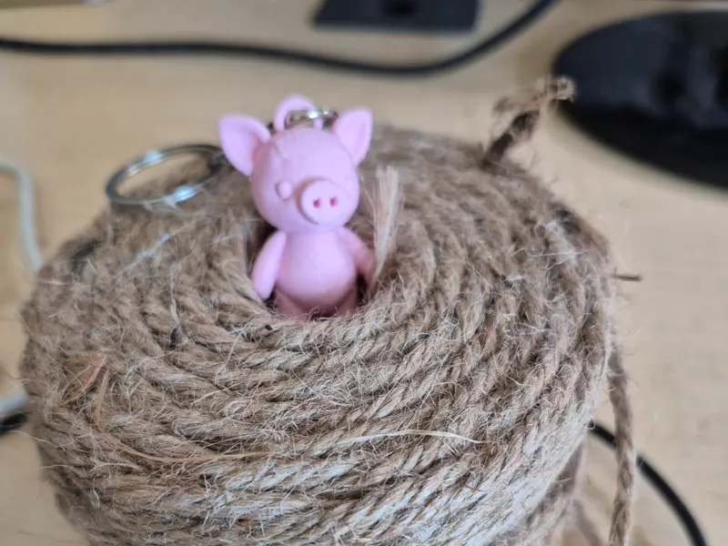 knitted piglet + keychain version