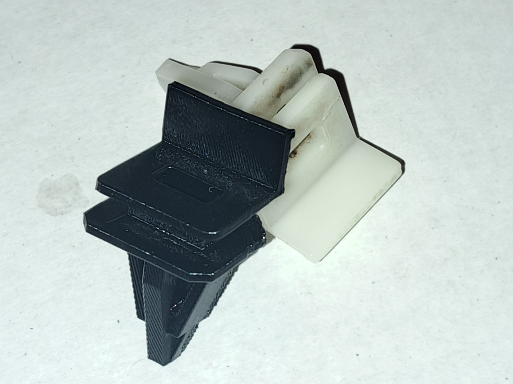 Honda Prelude side skirt clip