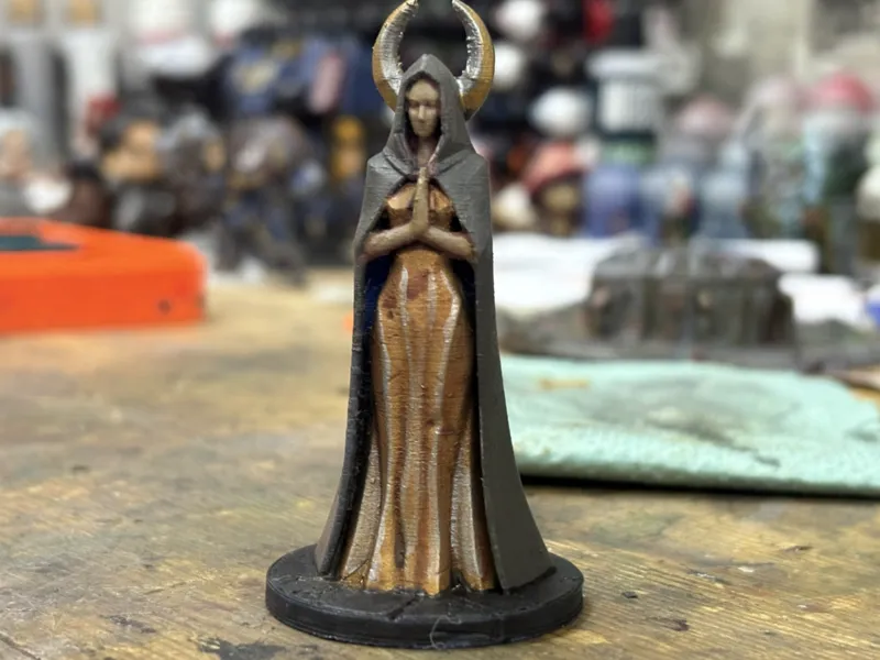 Goddess of the Moon and Silence – Support-Free 