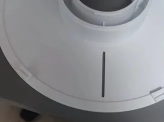 Material tray, visual scale and fixed wire clip