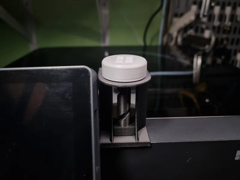 Twist Top Glass Riser