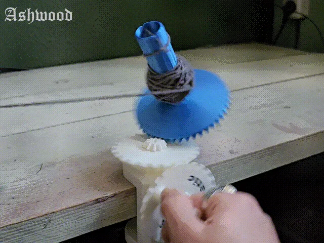 Yarn-O-Matic: yarn winder view 2