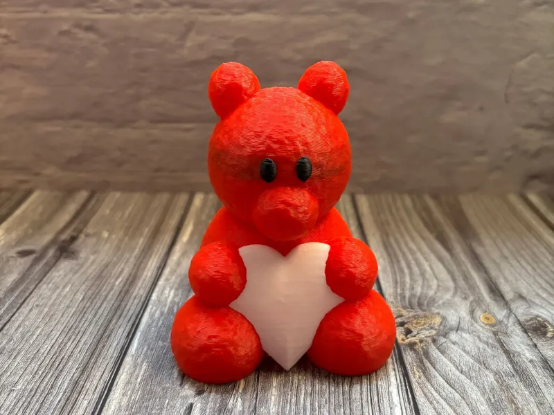 Valentines bear with heart