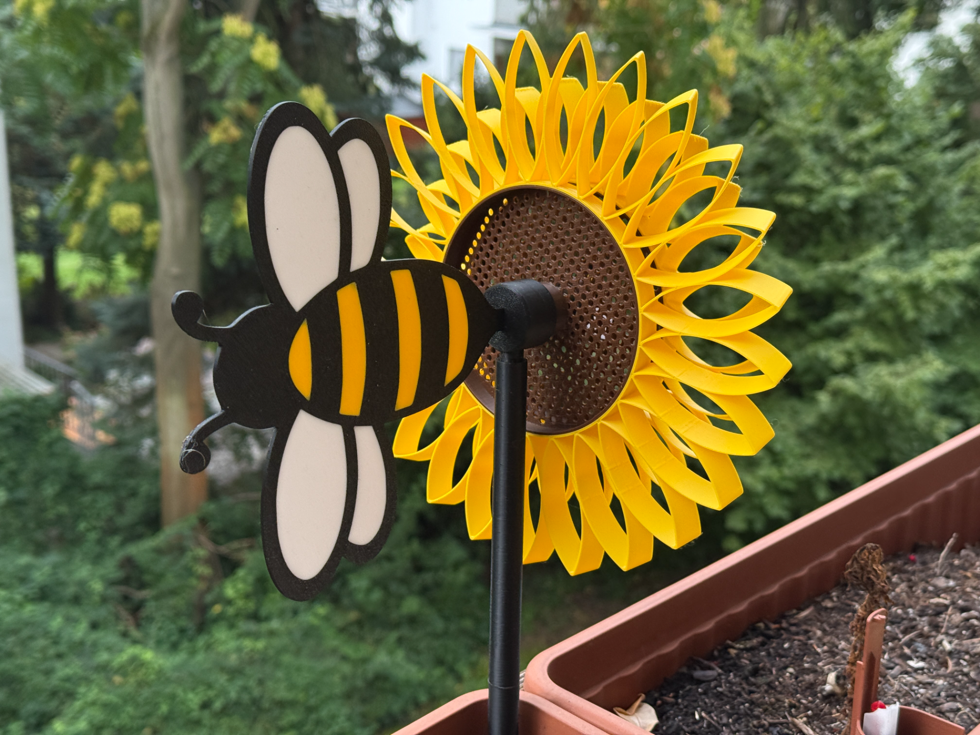 Bienen Windrad