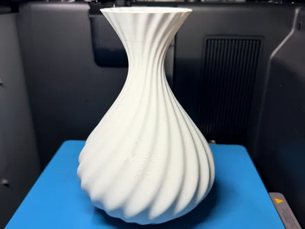 Vase spirale léger pour fleurs