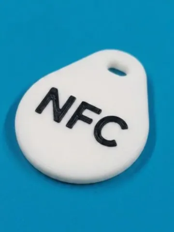 Llavero: ميدالية NFC بارومترية مخصصة بالكامل | NFC Keychain — vista de referencia 2