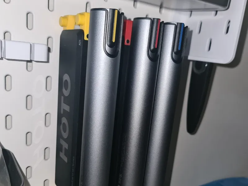 HOTO SNAPBLOQ stand for IKEA SKADIS