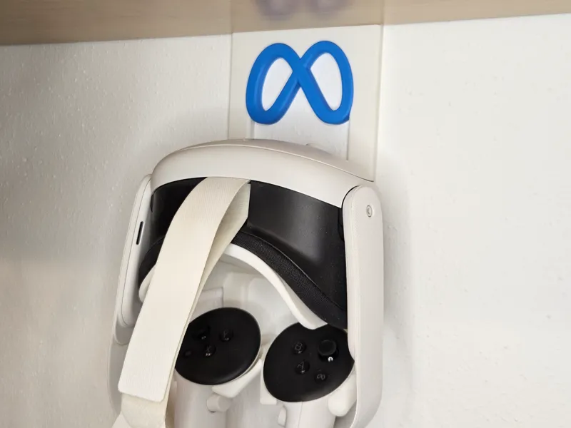 Quest 3 Ikea Bergshult Shelf Mount