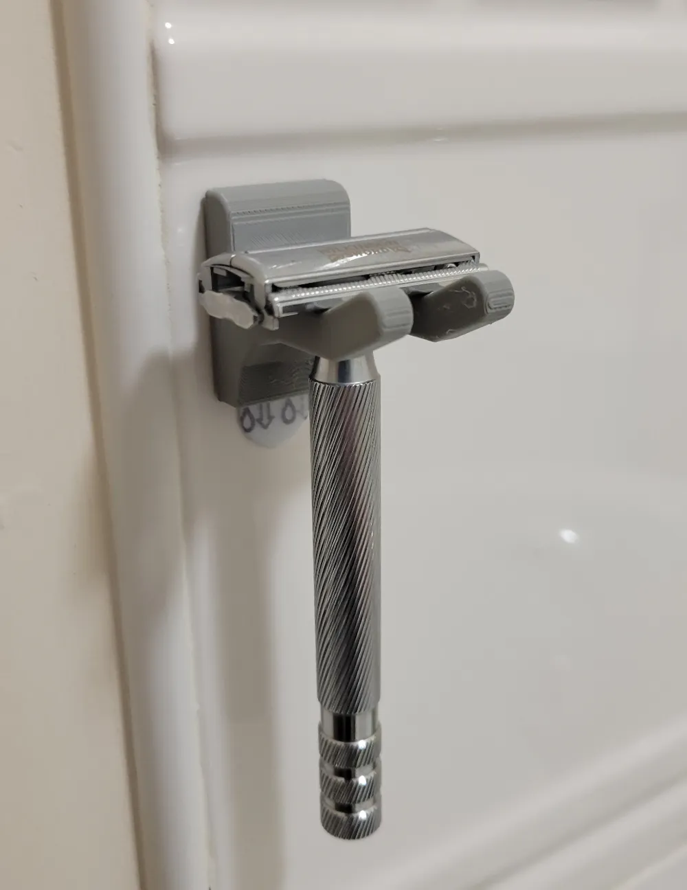 Safety Razor Holder by cvons MakerWorld