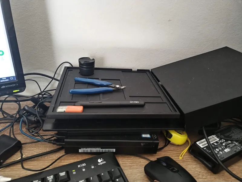 Computer case  with shelf for office storage