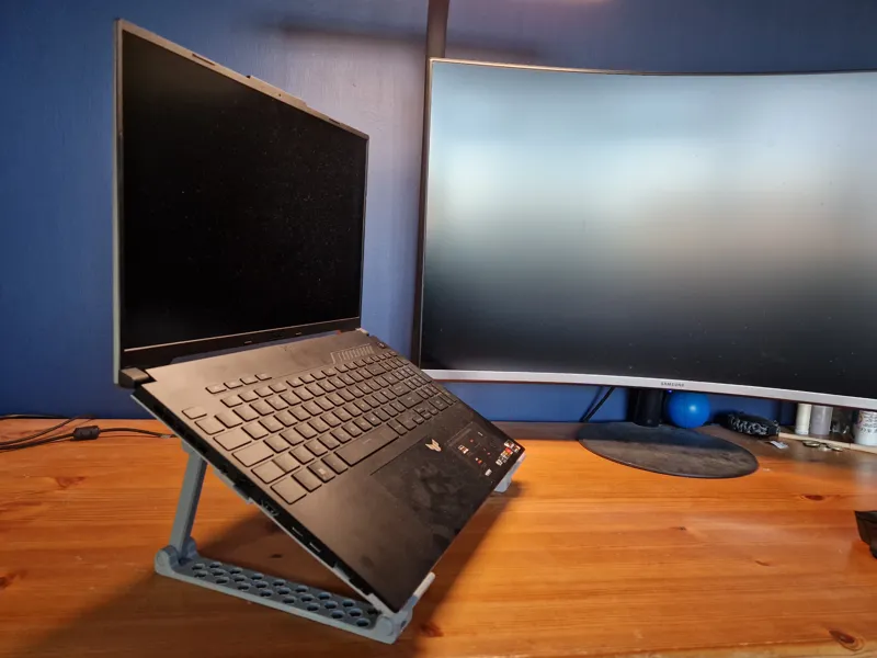 Foldable Laptop Stand