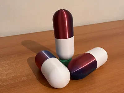 Giant Capsule Container