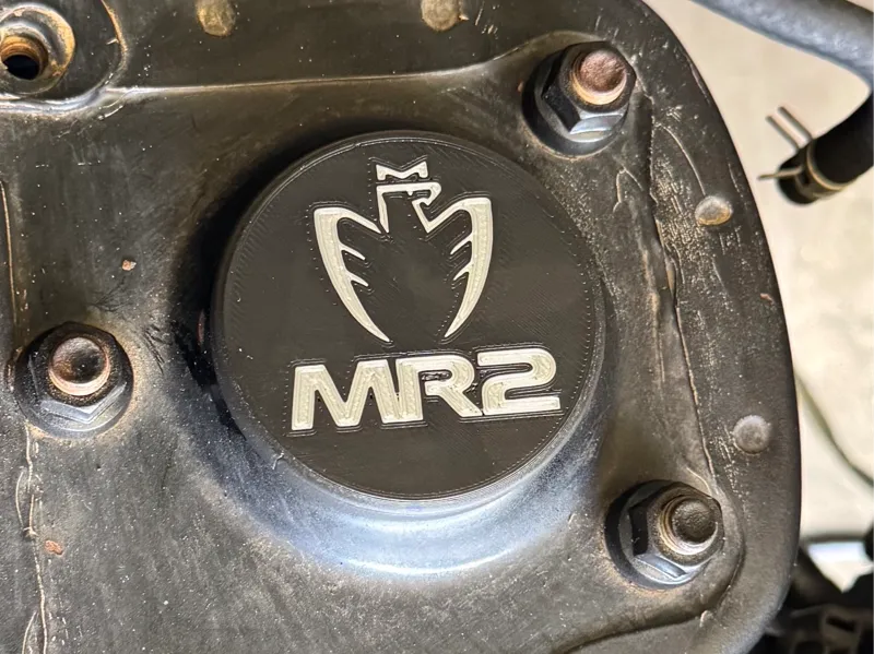 Rear Strut Cap with Logo