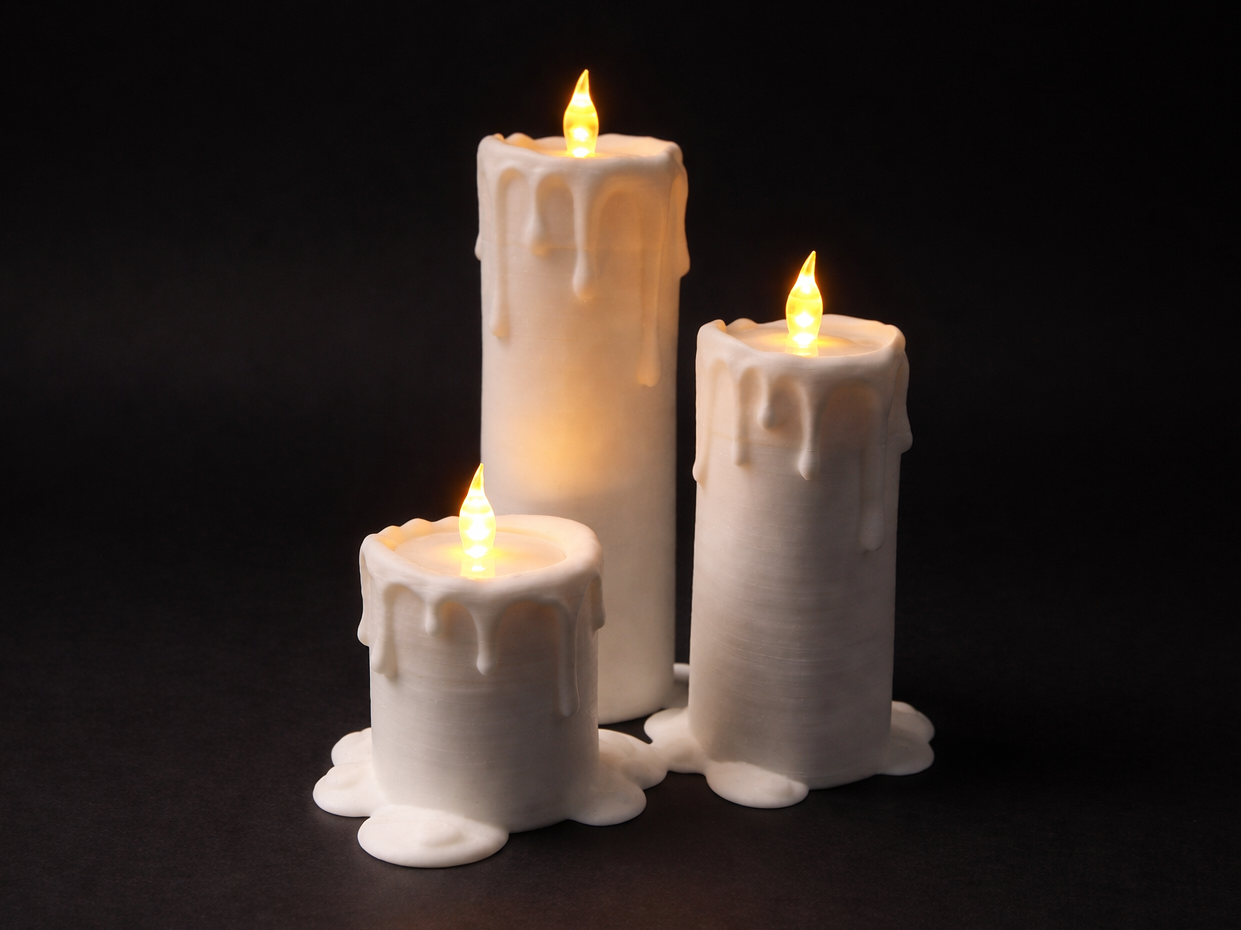 Realistic triple candle led tealight holder