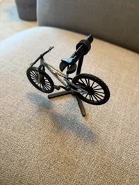 Support à échelle pour vélos miniatures — photo 3
