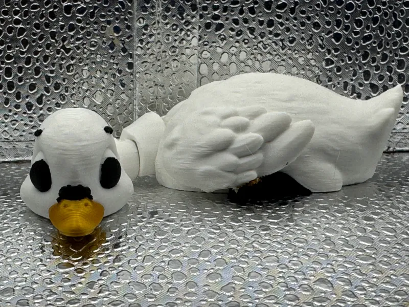 Flexi Schwan Schwen  - The Dramatic Pond Queen