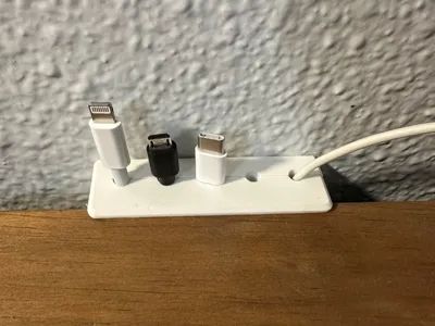 Sleek Friction Desk Cable Manager