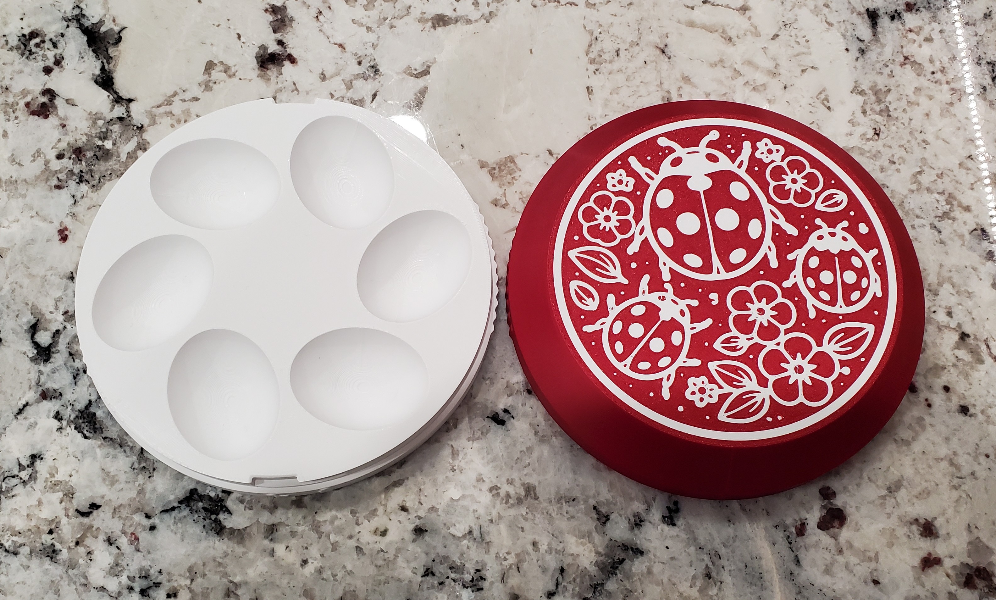 Miniatura 1 do modelo 3D Snack Sized Deviled Egg Tray