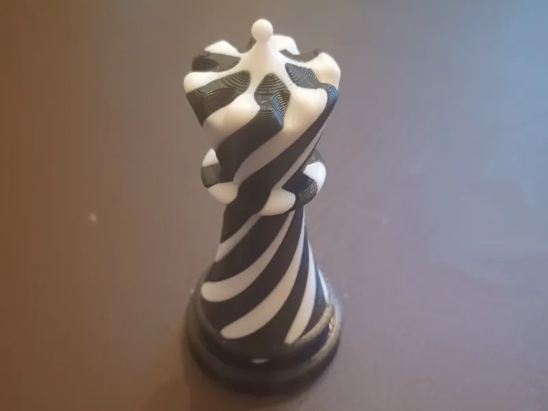 Spiral Passthrough Chess Queen