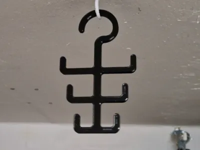 6-hook clothes hanger