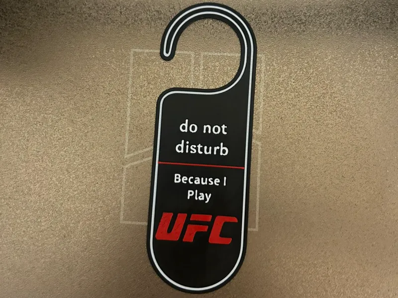 door sign / ufc