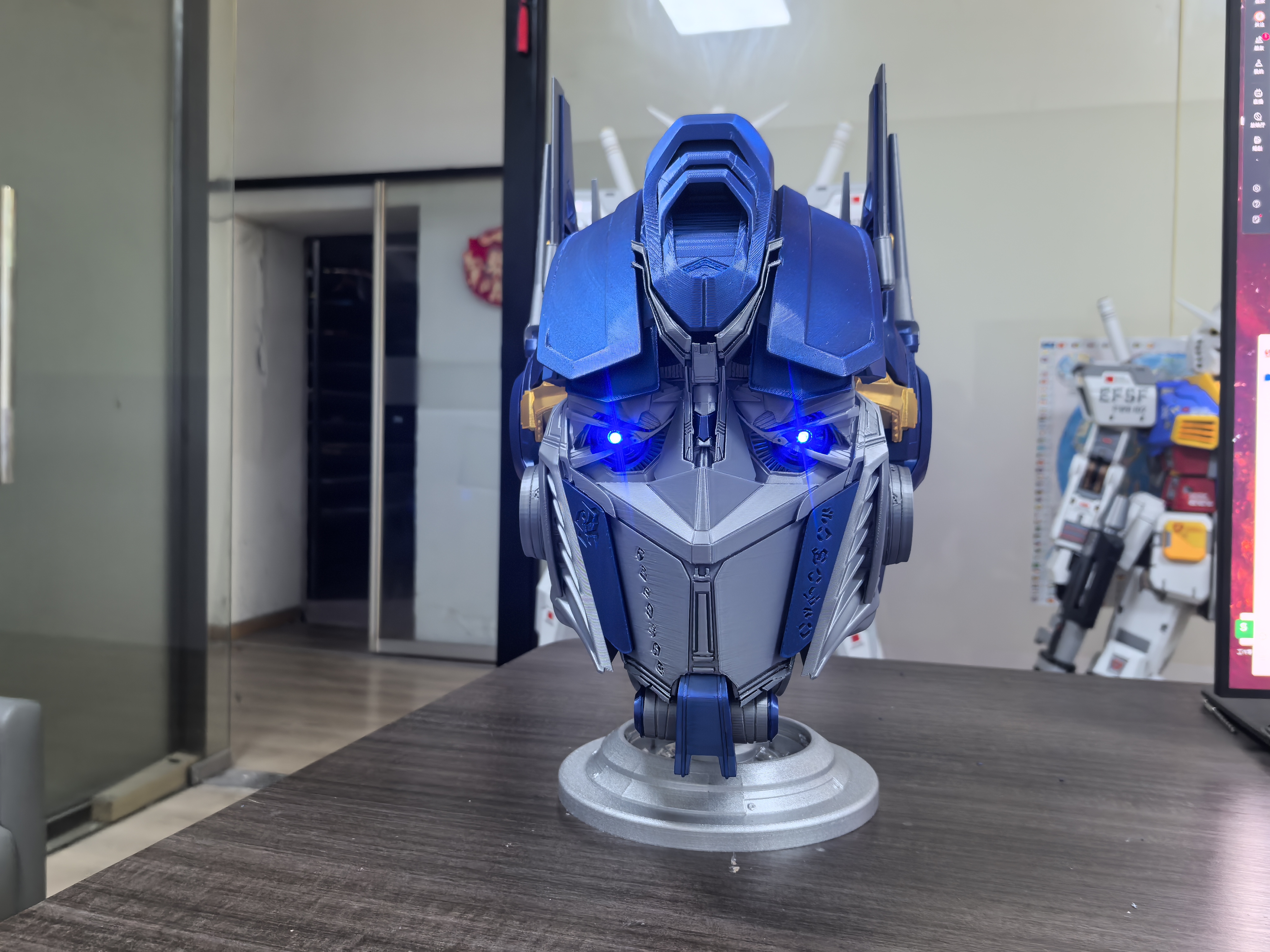 Miniatura 1 do modelo 3D 擎天柱头雕