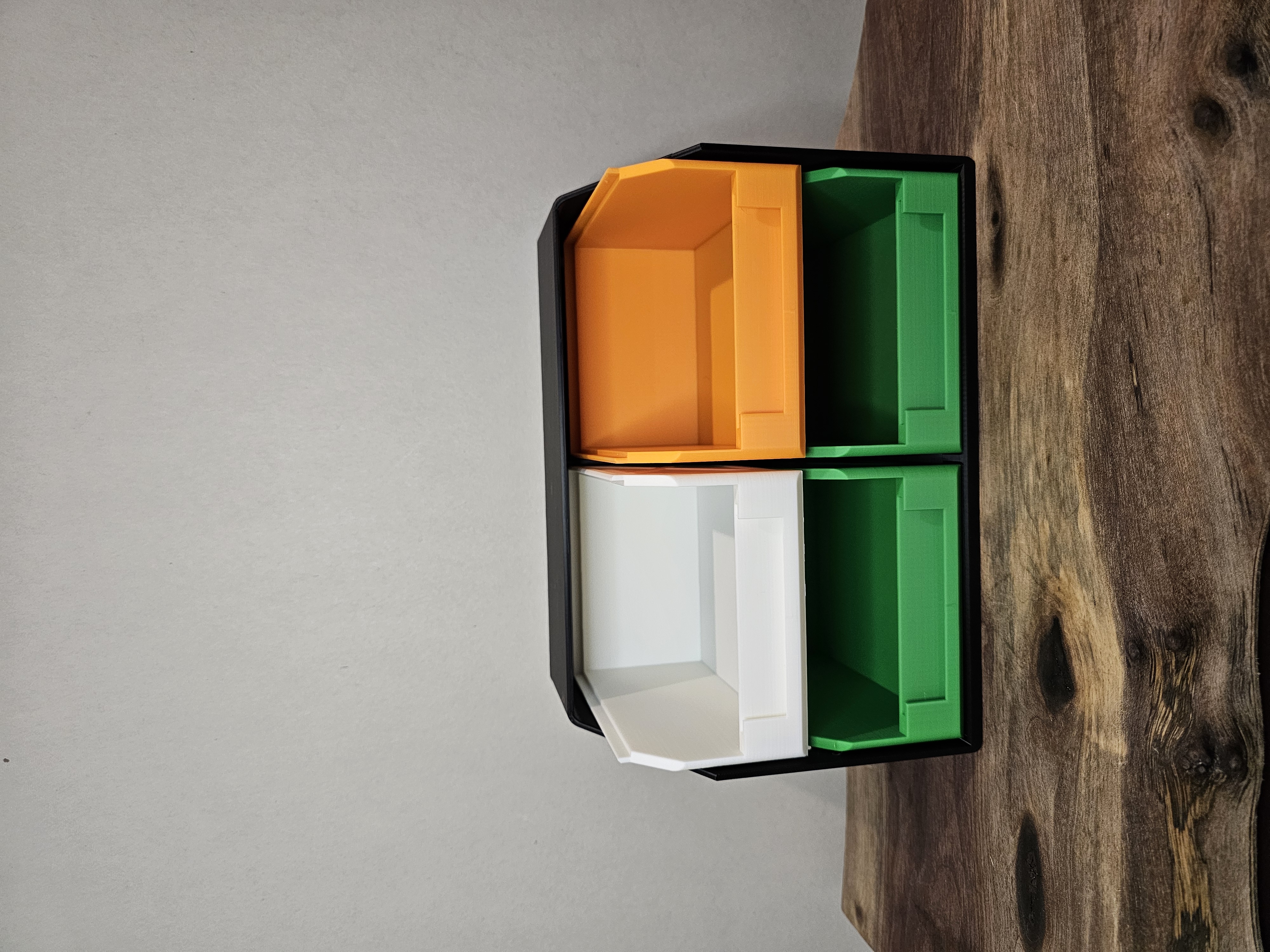 Miniatura 1 do modelo 3D Stackable Storage Bin with Mount